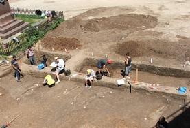 Projekte in Osteuropa - Rumänien : Archäologie Freiwillige bei Ausgrabungen im Archäologie-Projekt in Rumänien.