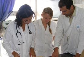 Physiotherapie - Praktikum im Ausland : Marokko Besprechung des Tagesplans im Physiotherapie - Praktikum in Marokko.