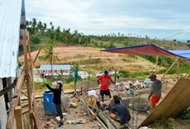 Freiwilligendienst im Ausland - Philippinen : Schulferien - Specials - Hausbau Schüler/innen können sich in ihren Schulferien auf den Philippinen in einem Hausbau - Projekt engagieren und gleichzeitig einen Englisch-Sprachkurs absolvieren.