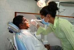 Medizin & Pflege : Sri Lanka Schnuppere in Sri Lanka in die Welt der Zahnmedizin hinein, sammle Praxiserfahrung und entdecke in deiner Freizeit zusammen mit uns das wunderschöne Land.