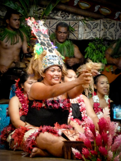Eine traditionelle Zeremonie im Dorf Fasito'o Tai in Samoa Schülerreise mit Freiwilligenarbeit in ein traditionelles Dorf in Samoa
