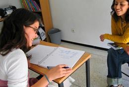 Sozialarbeit : Marokko Eine Freiwillige während einer Arabischstunde im Schulferien - Special Sozialarbeit & Arabisch Sprachkurs.