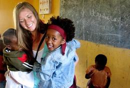 Projekte in Afrika - Tansania : Schulferien - Specials - Sozialarbeit Jedes Kind auf der Welt sollte die Chance auf eine gute Ausbildung erhalten, daran kannst du mit deiner Freiwilligenarbeit mithelfen.