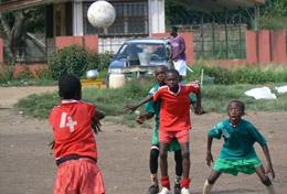 Projekte in Afrika - Ghana : Schulferien - Specials - Fußball Setzte dich in deinen Ferien sportlich im Ausland ein und mache ein Freiwilligenprojekt in Ghana mit uns!