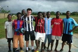 Auslandspraktikum Sport : Ghana Trainiere als Freiwillige/r Kinder und Jugendliche in Ghana in verschiedenen Sportarten und sammle gleichzeitig wertvolle Trainererfahrung.