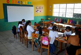 Projekte in Ecuador: Galapagos - Inseln : Unterrichten Blick in ein Klassenzimmer auf den Galapagos - Inseln, wo du einen Freiwilligendienst in unserem Unterrichts - Projekt absolvieren kannst.